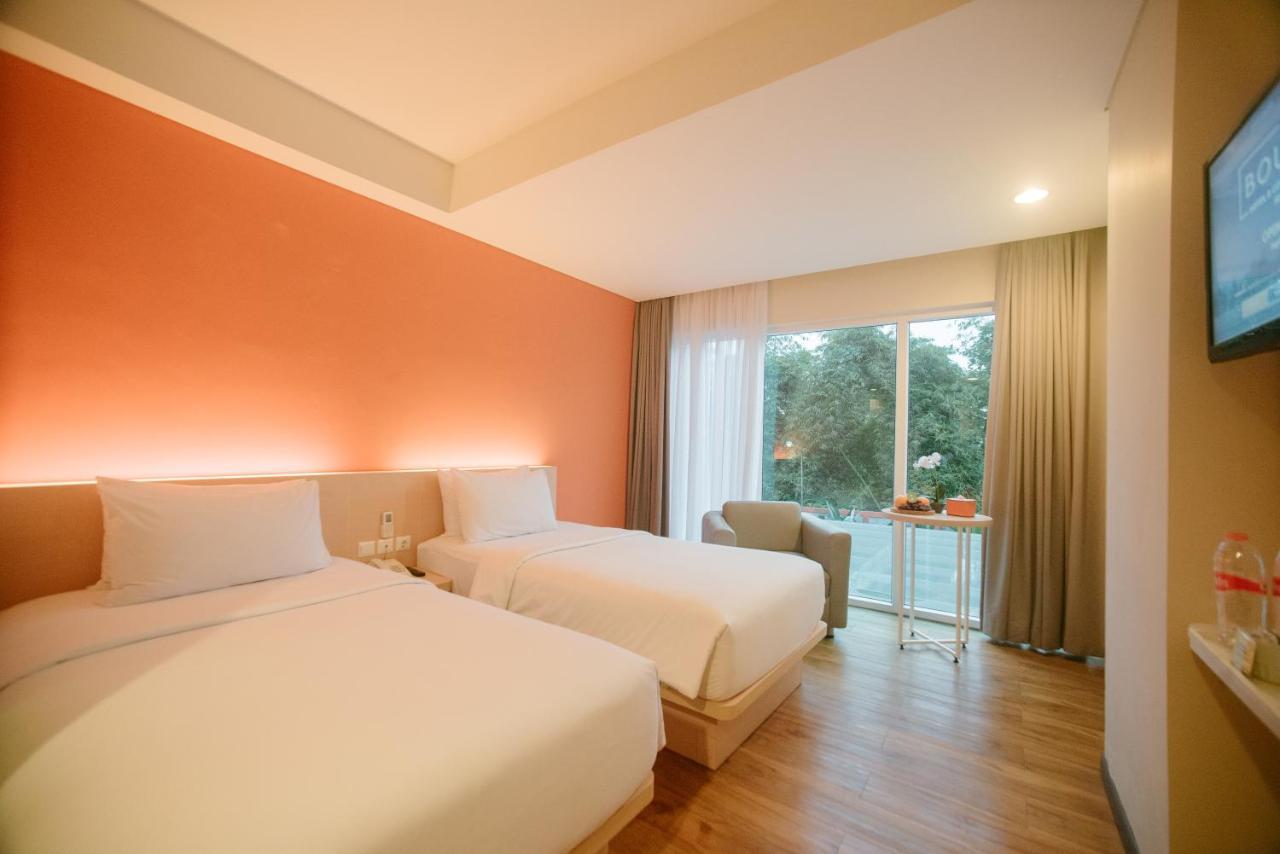 The Bountie Hotel And Convention Centre Sukabumi Buitenkant foto