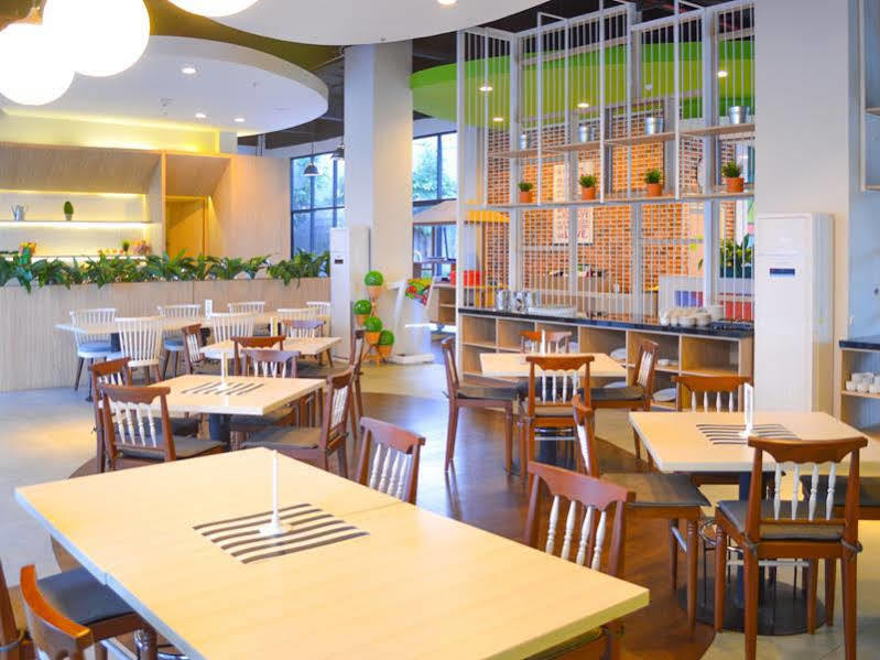 The Bountie Hotel And Convention Centre Sukabumi Buitenkant foto